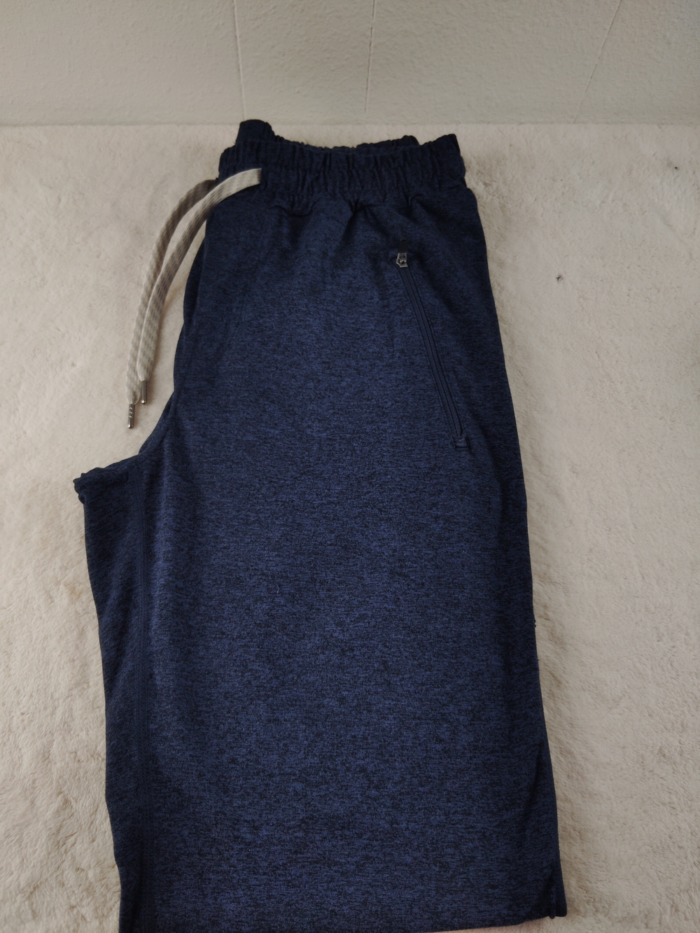 Vuori Navy Blue Men's Knit Joggers - Small
